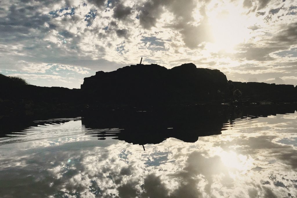 Ici et ailleurs